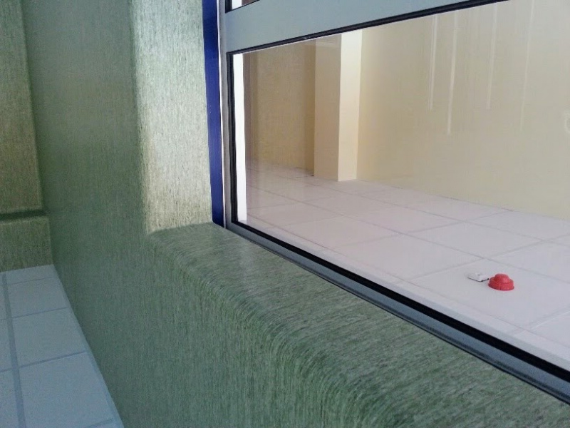 3. PVC ruloninės dangos įrengimas ant sienos 